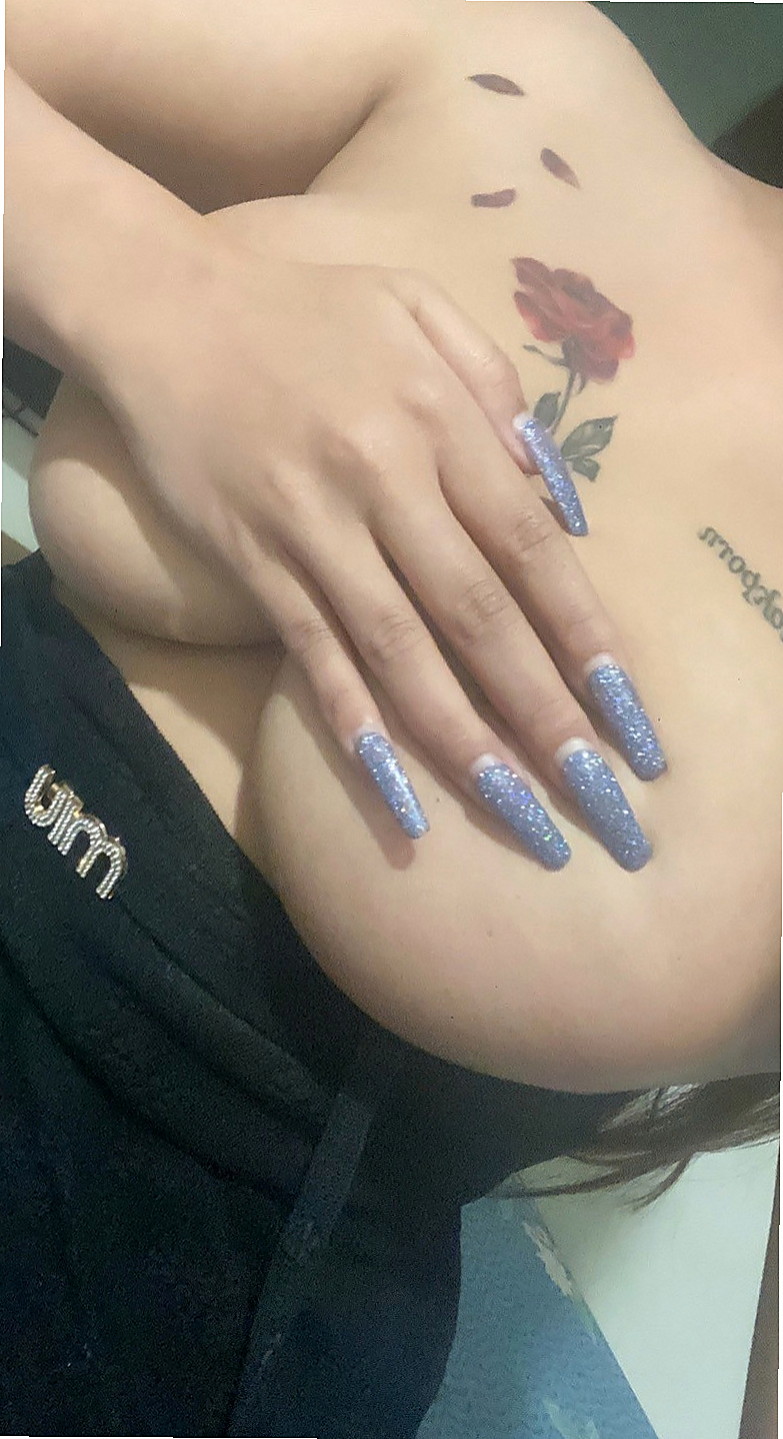 桃園定點茶|美女外送:雲彩 |辣媽人妻|165cm|45kg/|C杯|24y|